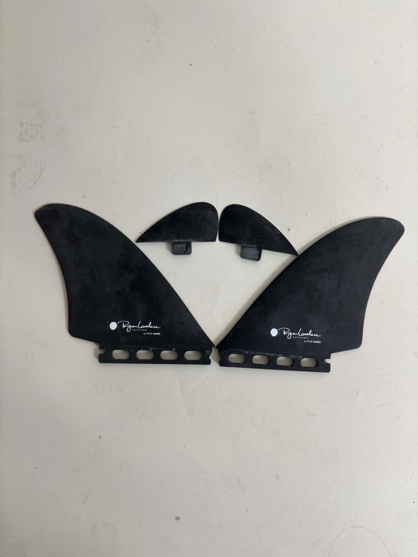 True Ames Fins Lovelace FM Twinzer M
