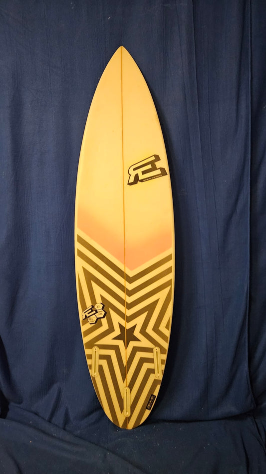 Red Eyes 6'1'' | 26 L