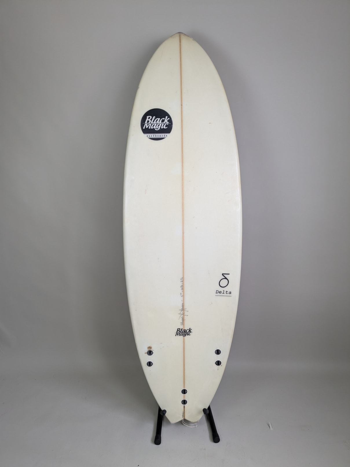 Black Magic Delta 5'10'' | 33 L