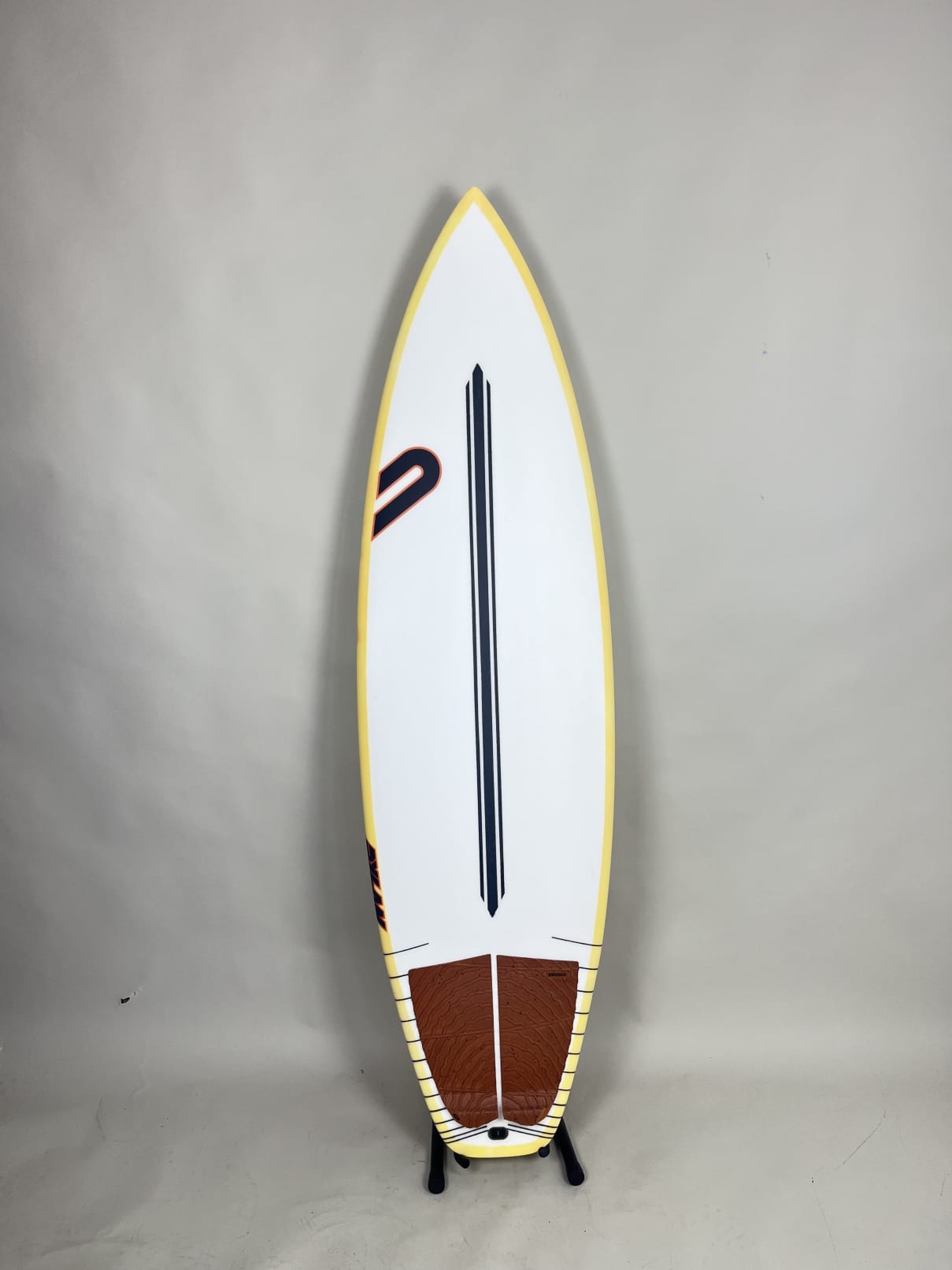 Dylan  5'11'' | 32.5 L