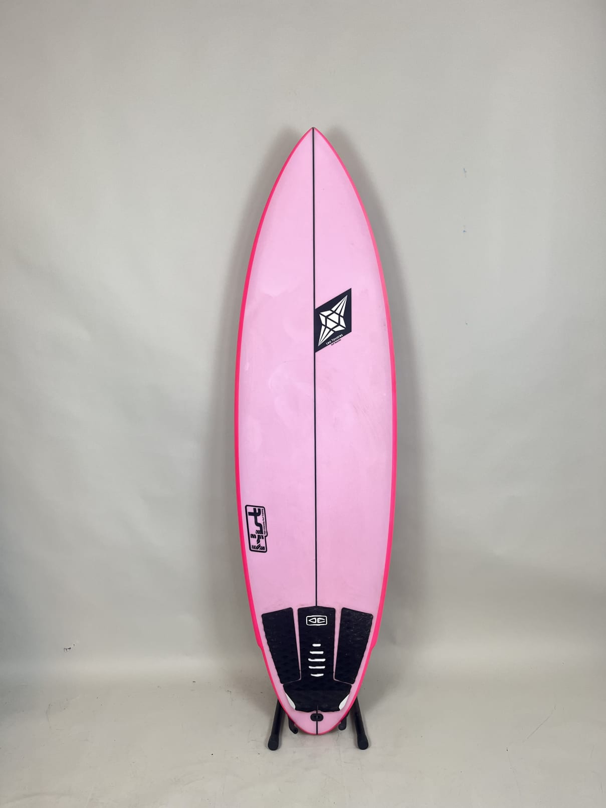 Leo Tavares  5'10'' | 32 L