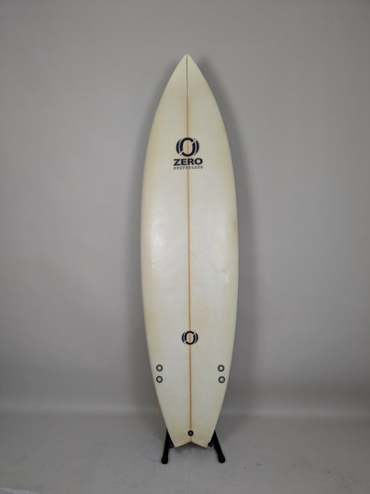 Zero  6'2'' | 33 L