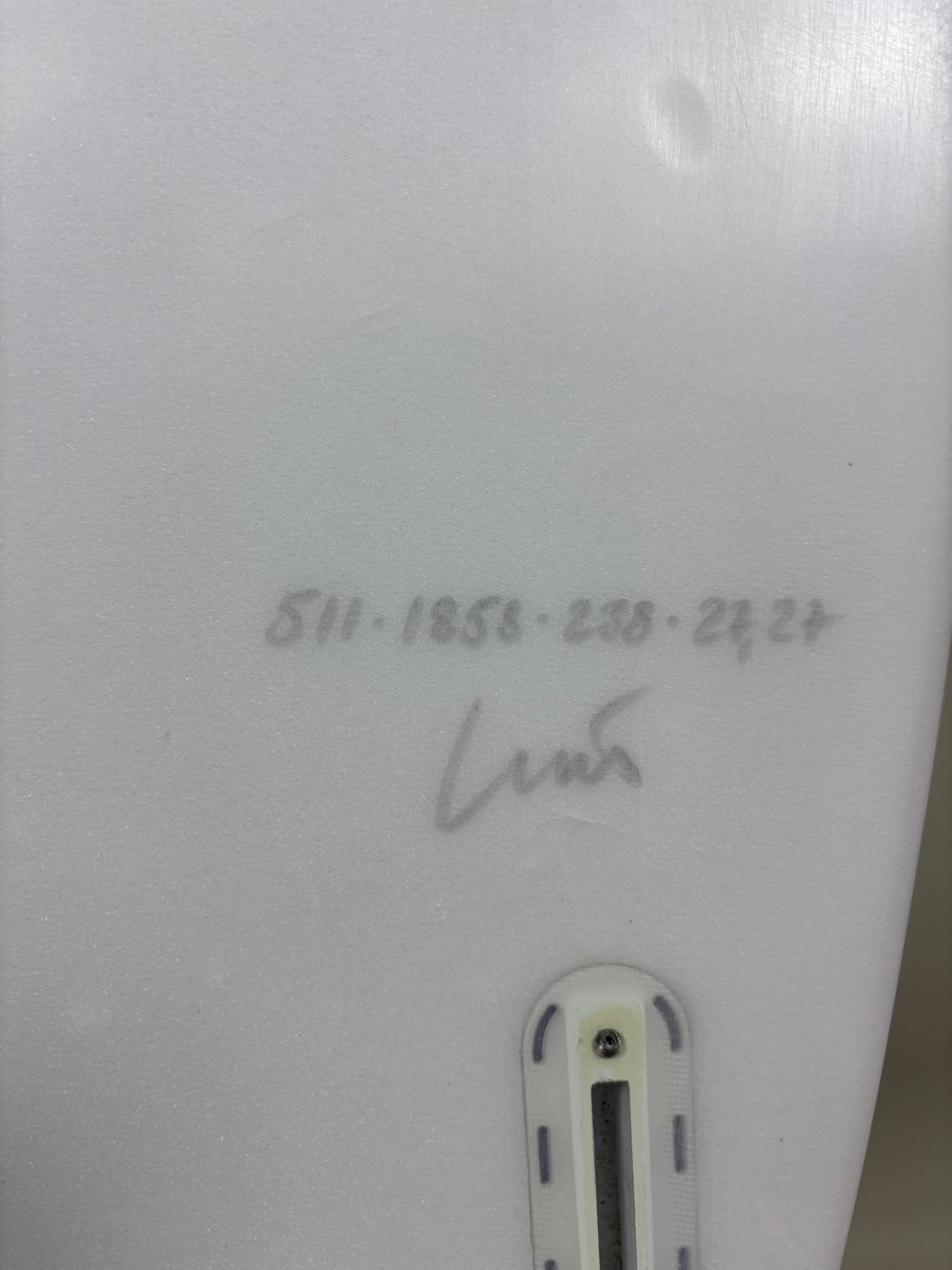 Lacrau  5'11'' | 27.27 L