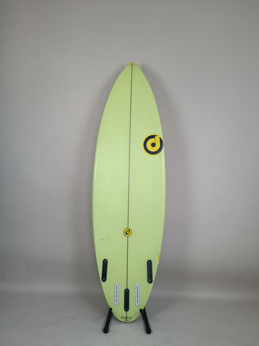 Divine  5'11'' | 26 L
