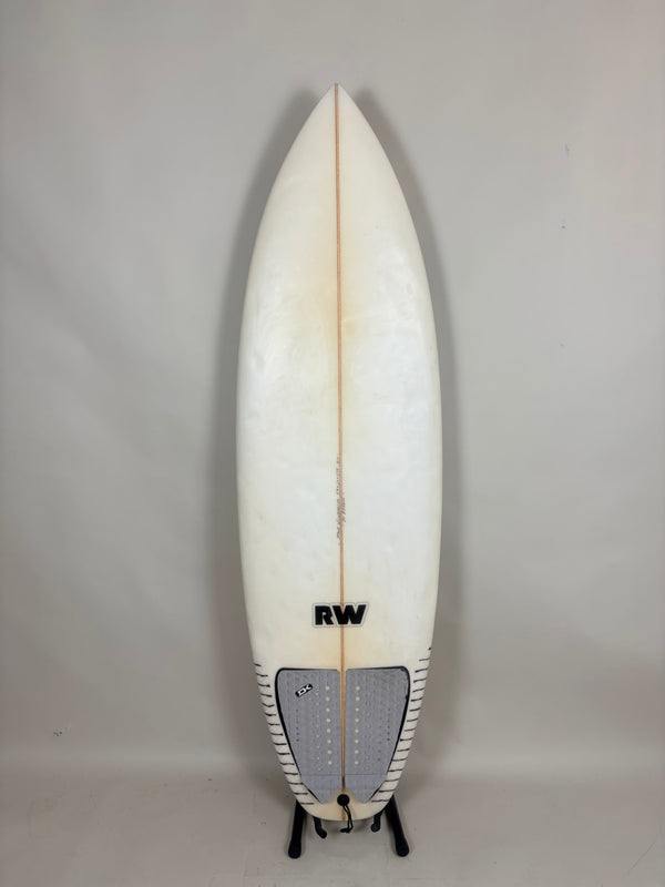 RW  5'9'' | 31.1 L