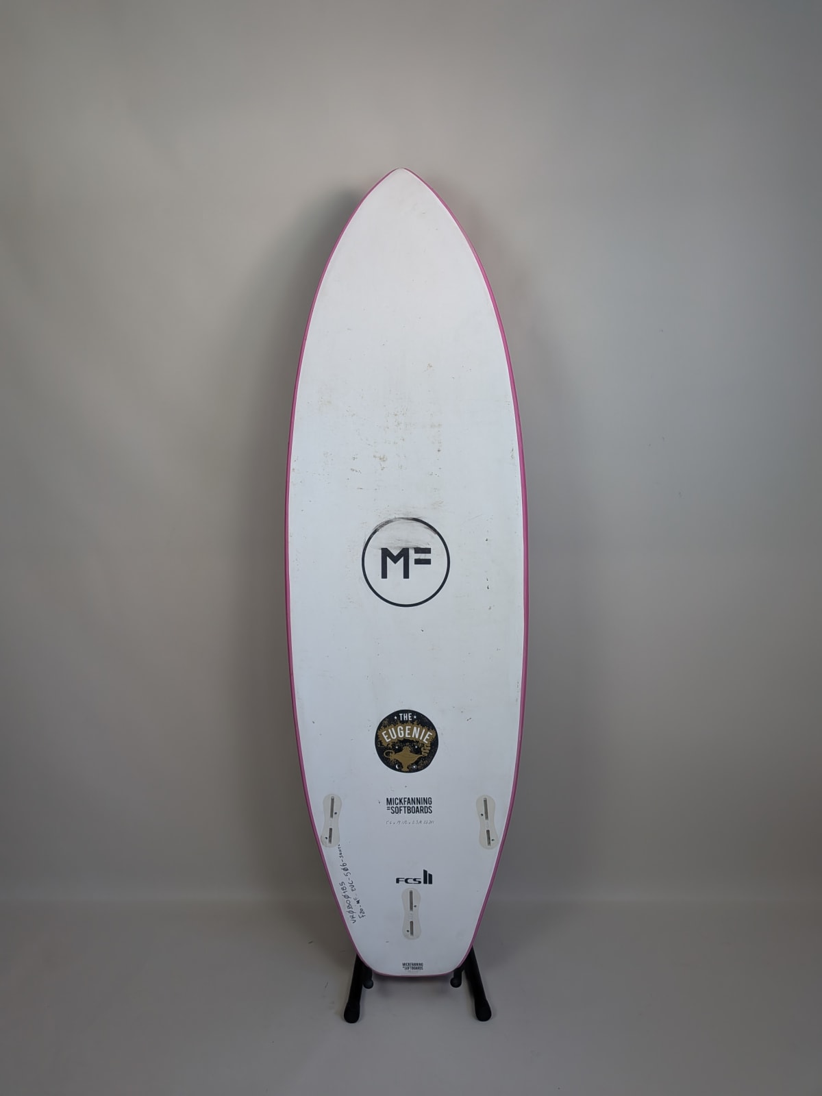 Mick Fanning, o Eugene, 1,68 m | 27,74 L