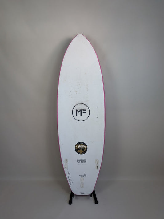 Mick Fanning, o Eugene, 1,68 m | 27,74 L