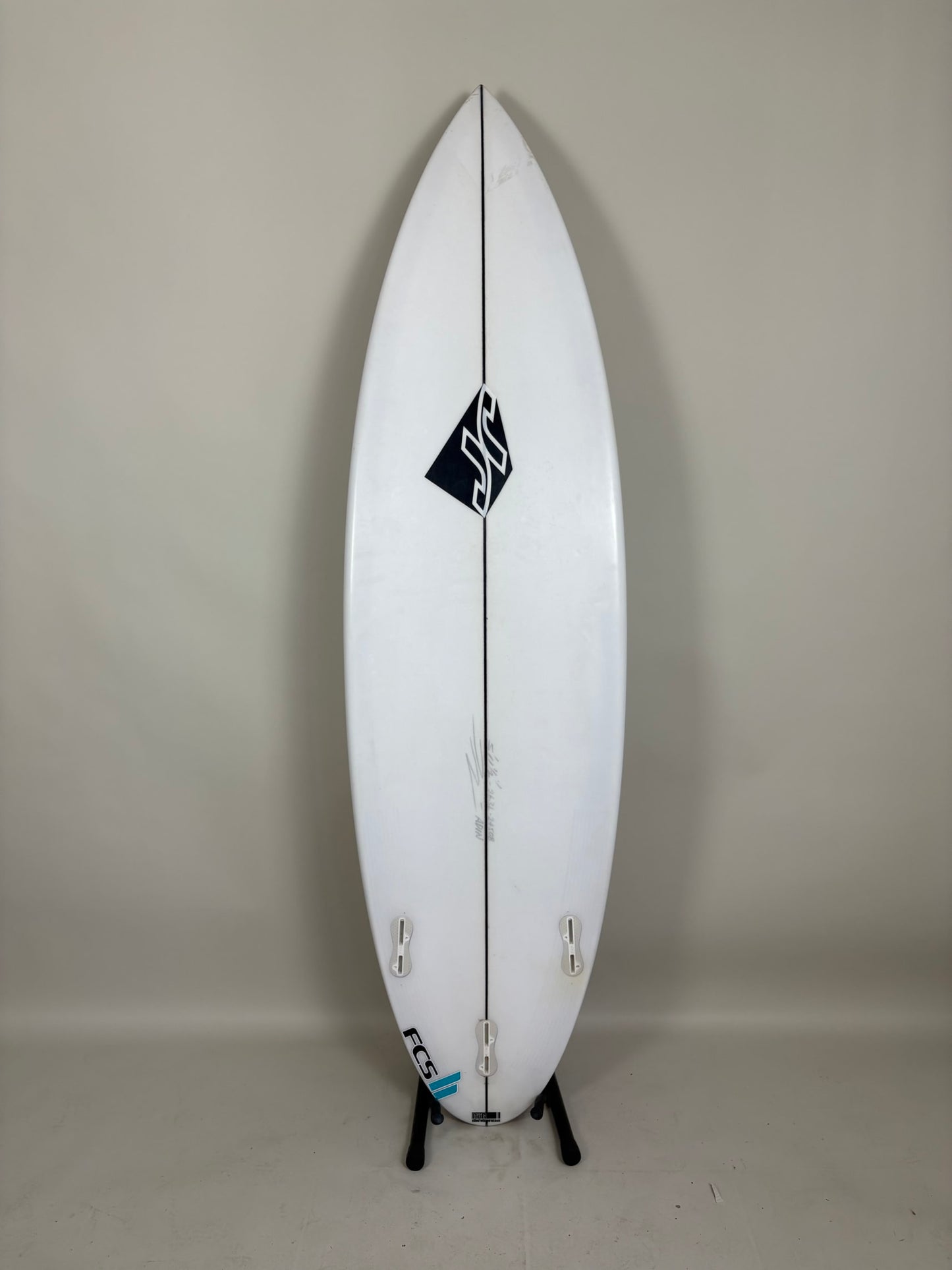 JR  5'11'' | 26.3 L