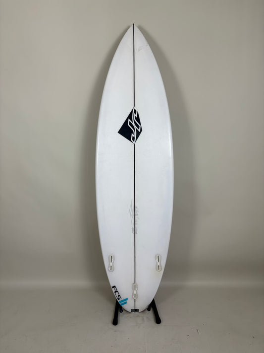 JR  5'11'' | 26.3 L