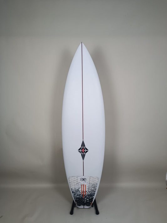 Leo Tavares  5'8'' | 26 L