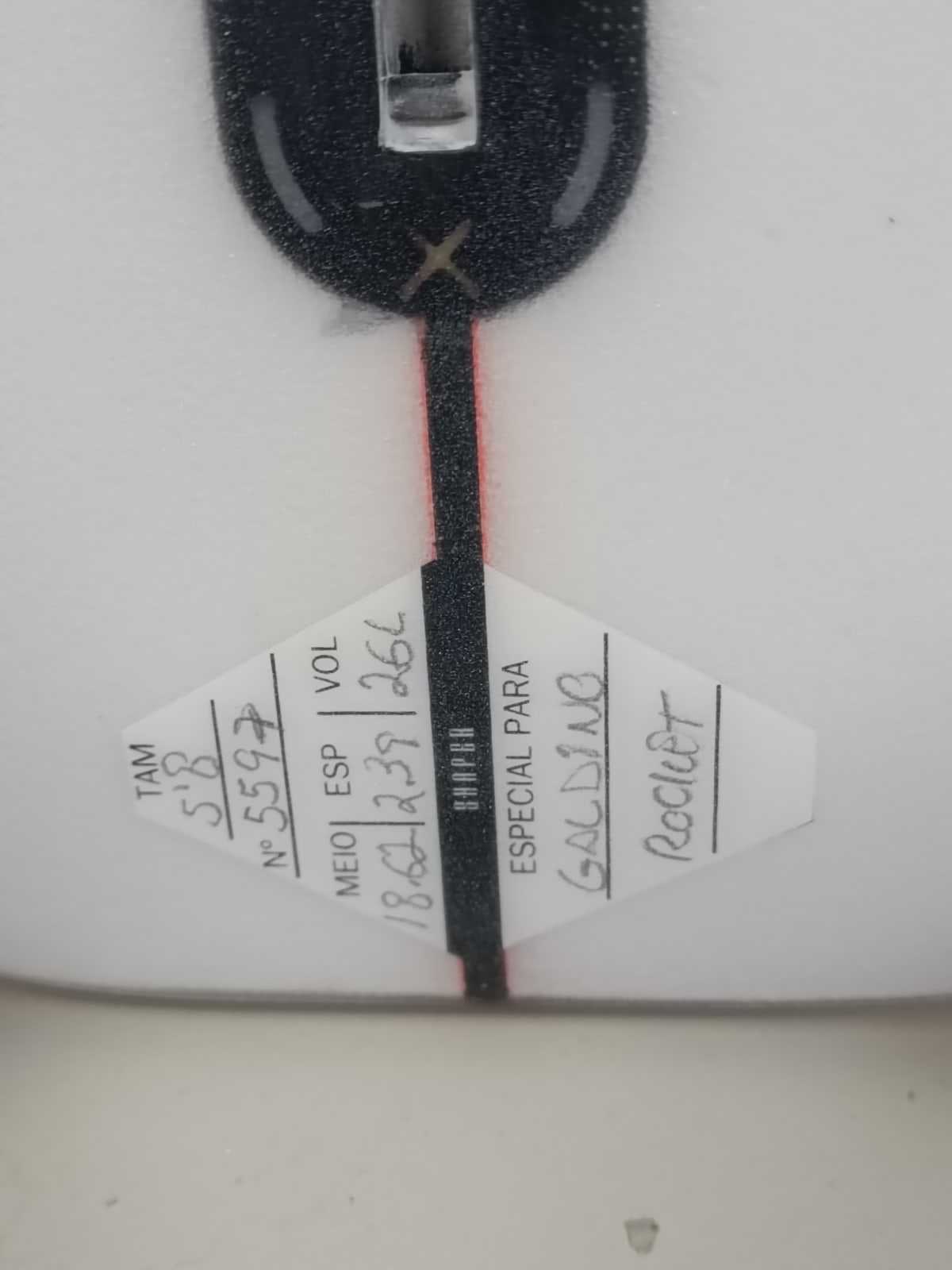 Leo Tavares  5'8'' | 26 L