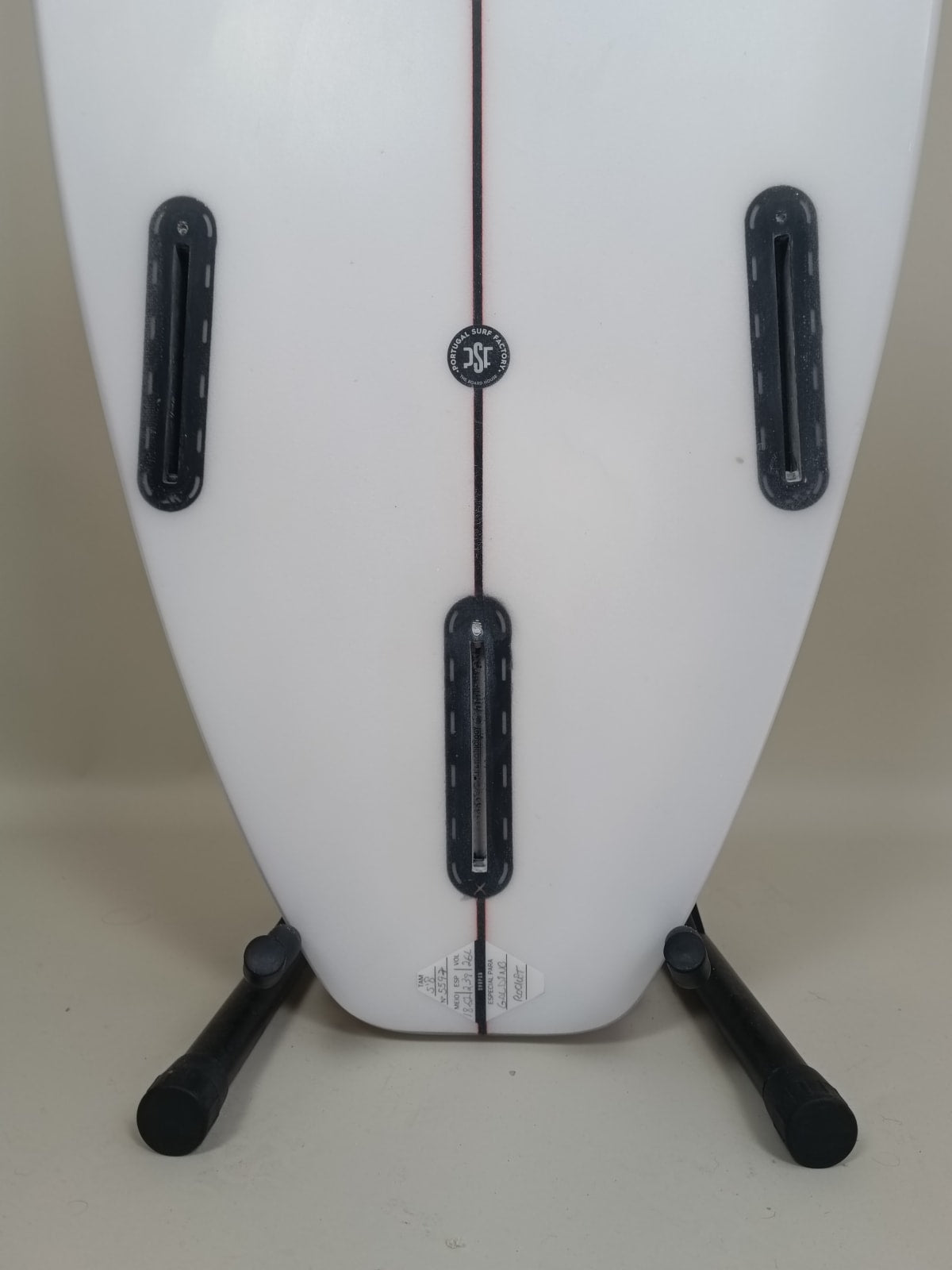 Leo Tavares  5'8'' | 26 L