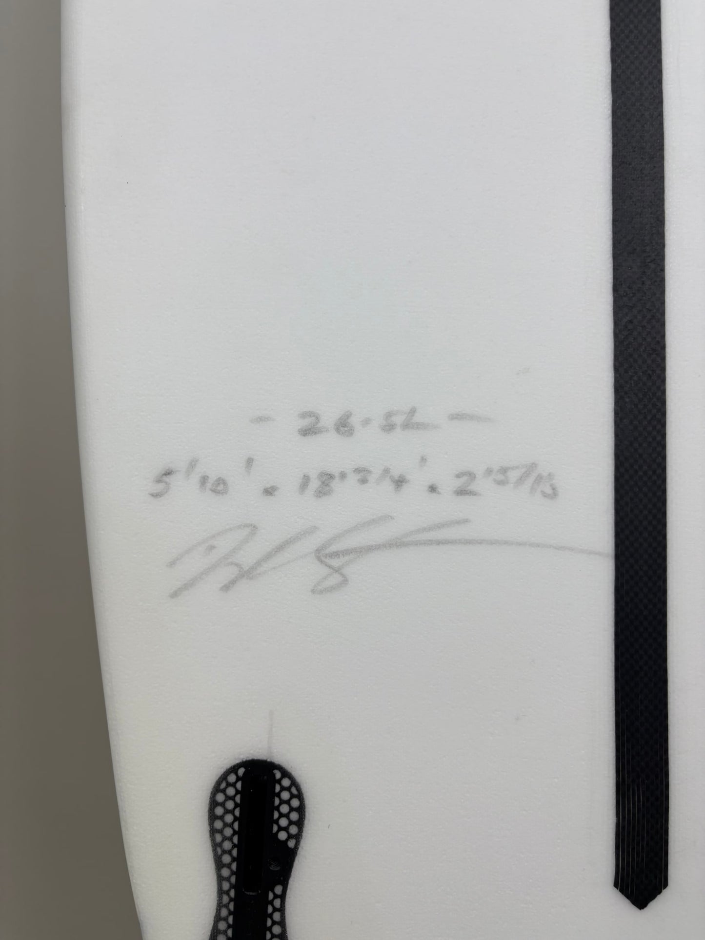 Dylan Mex 5  5'10'' | 26.5 L