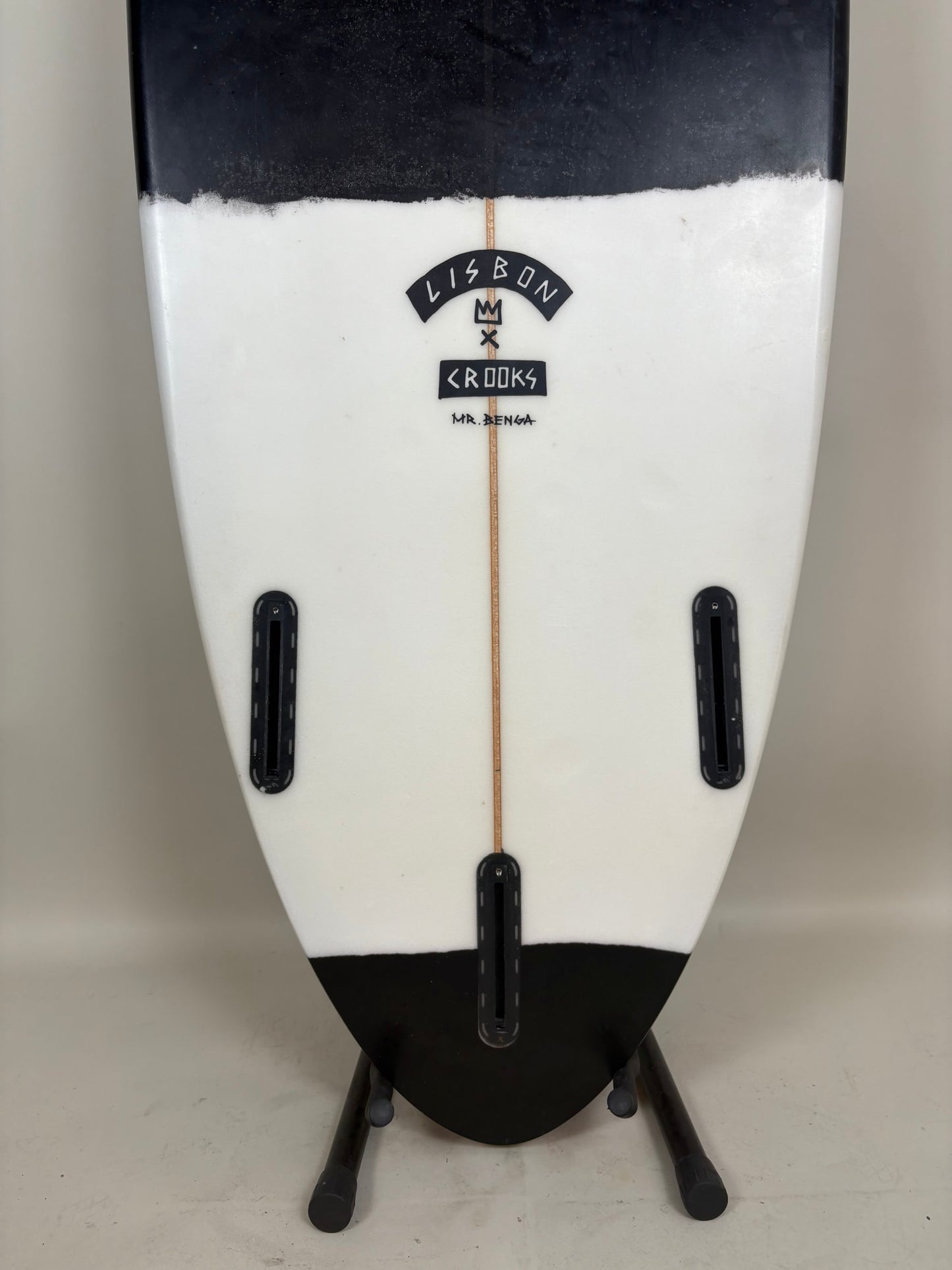 Lisbon Crooks Hipó Crita  6'4'' | 44 L