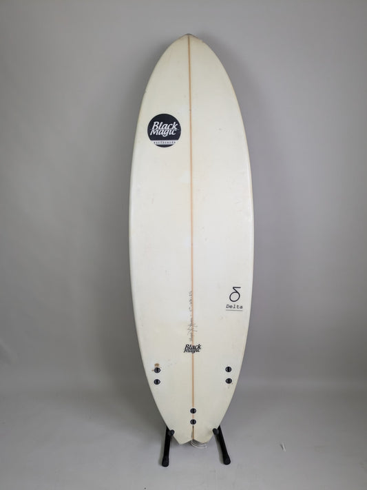 Black Magic Delta 5'10'' | 33 L