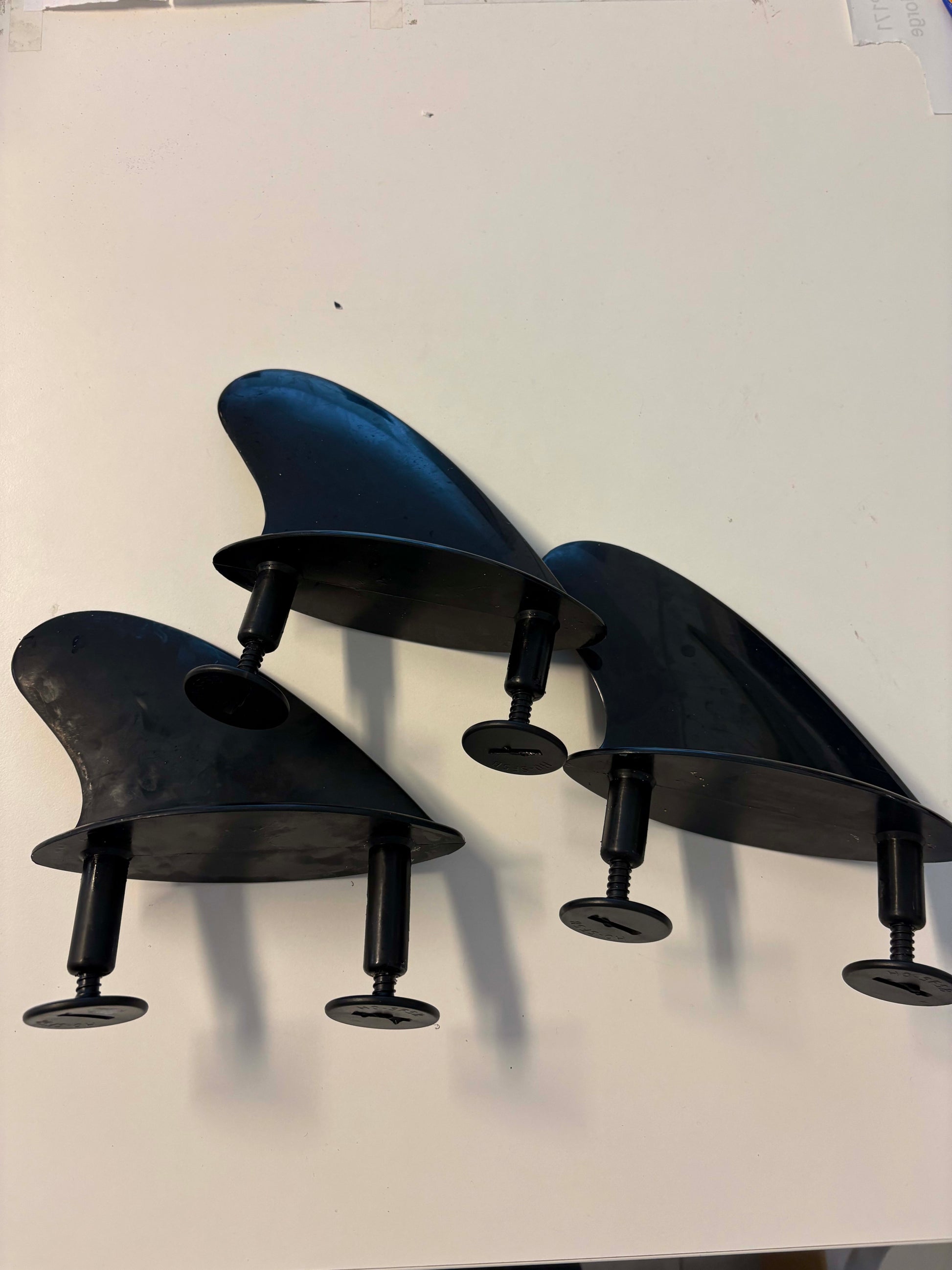 [unbranded]  Fins  M